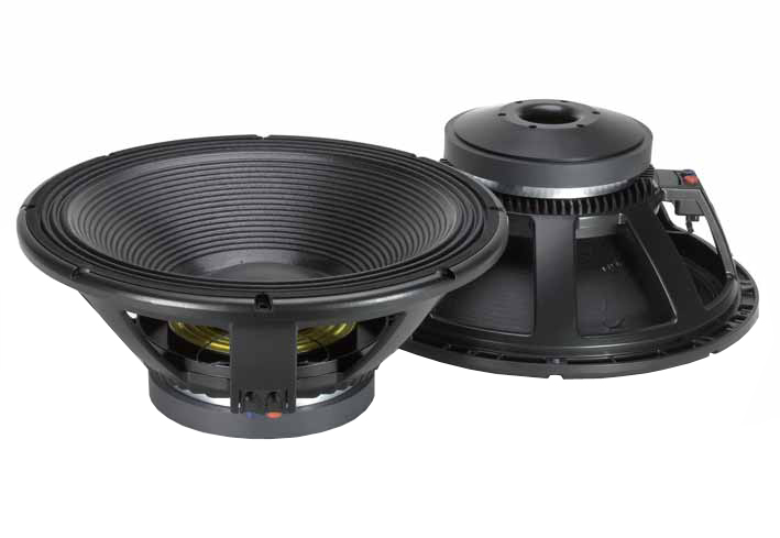 RCF L18P400 8/ohm