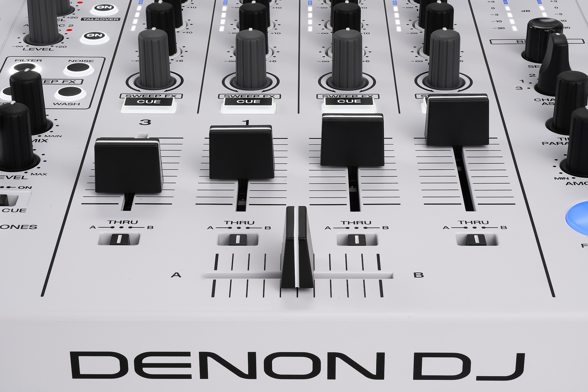 DENON DJ SC LIVE 4 WHITE